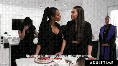 ADULT TIME - Bella Rolland Gives Up Free Use Pussy To Kira Noir At Public! SPANISH SUBTITLES-kira noir 动图预览
