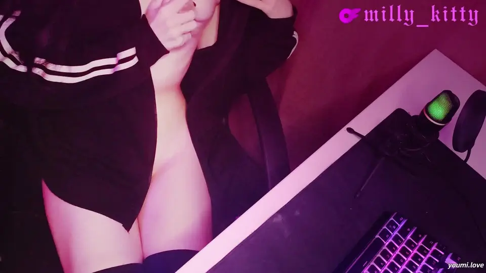POV: You Walk In Your Shy Gamer Roommate Touching Herself-milly kitty