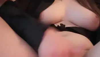 巨乳少妇白虎嫩穴玩穴：手指猛抠高潮白汁四溅