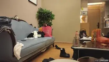酒店探花风韵少妇超主动：翘起大屁股求操内射