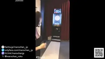一个变态荡妇无法抗拒，乞求立即被插入马桶！！她被高速活塞深深插入马桶，并达到多次高潮。-roko hentai jp