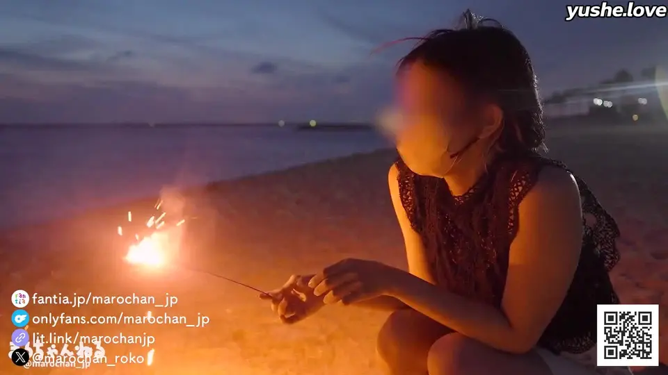 窥探一位身材火辣的超级性感荡妇的夜生活♡ 大量浓稠的精液灌入剃光的阴道，阴道痉挛紧缩-roko hentai jp