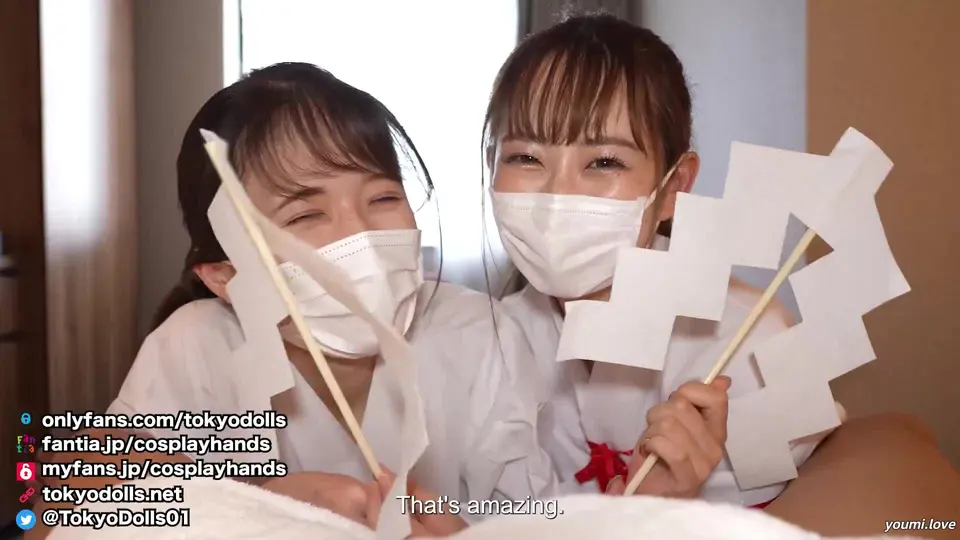 日本女孩穿着巫女角色扮演给男人打手枪。-cosplayhands