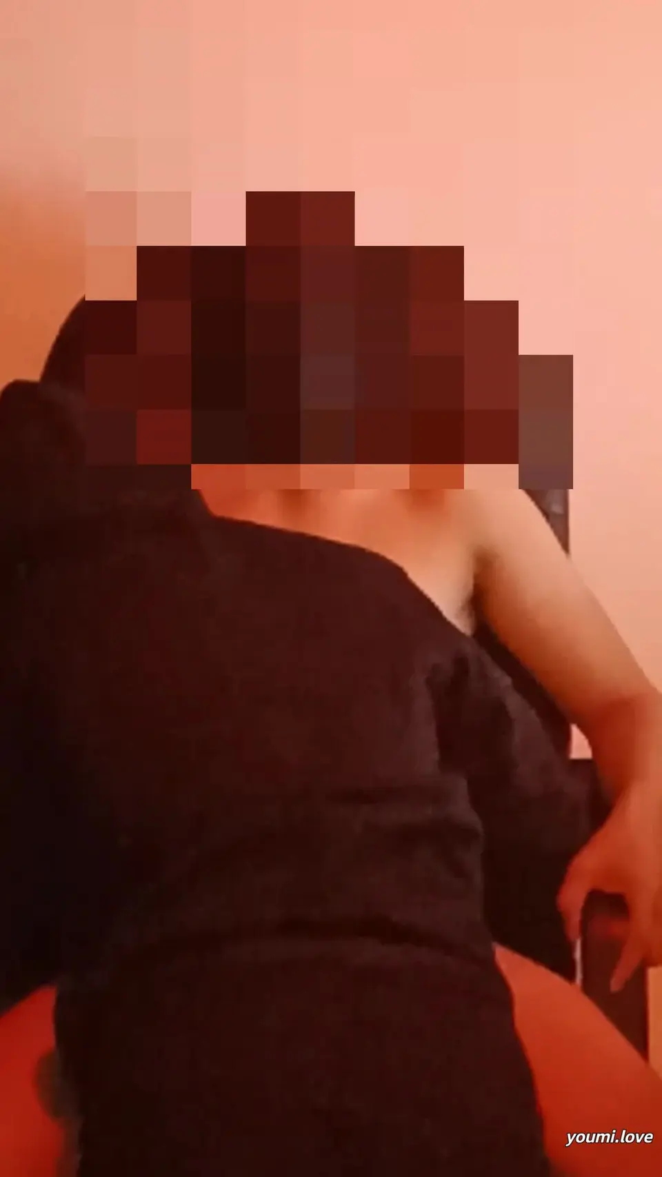 NALIBUGAN HABANG NANONOOD NG PORN HUB-sexyvram